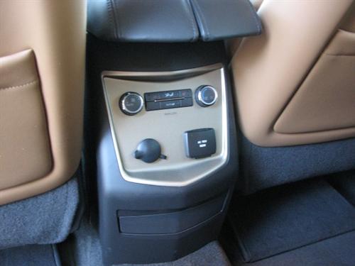 Lincoln MKT 2010 photo 1