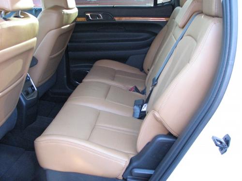 Lincoln MKT 2010 photo 2