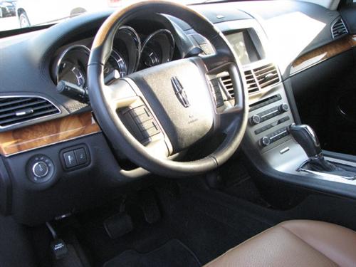 Lincoln MKT 2010 photo 3