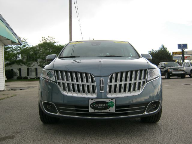 Lincoln MKT 2010 photo 3