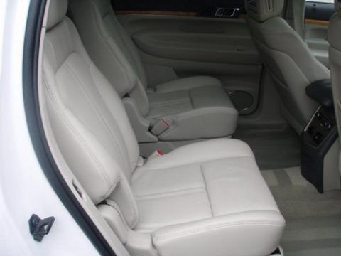 Lincoln MKT 2010 photo 1