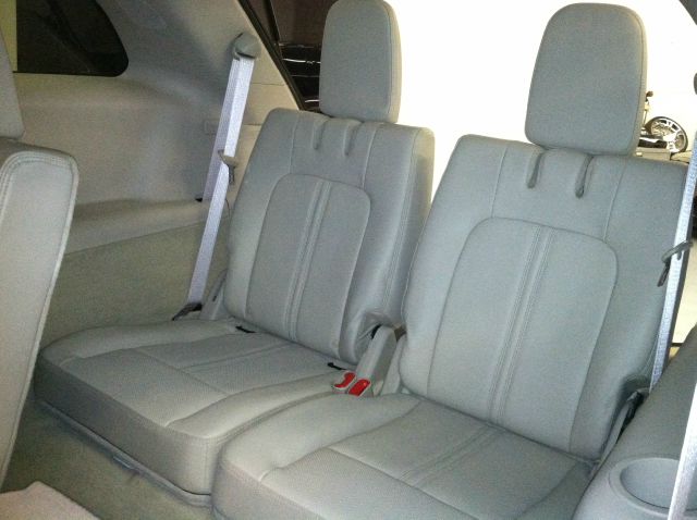 Lincoln MKT 2010 photo 10