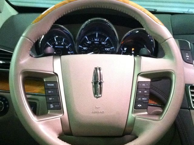 Lincoln MKT 2010 photo 12
