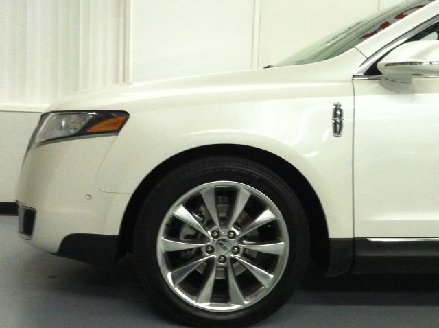 Lincoln MKT 2010 photo 24