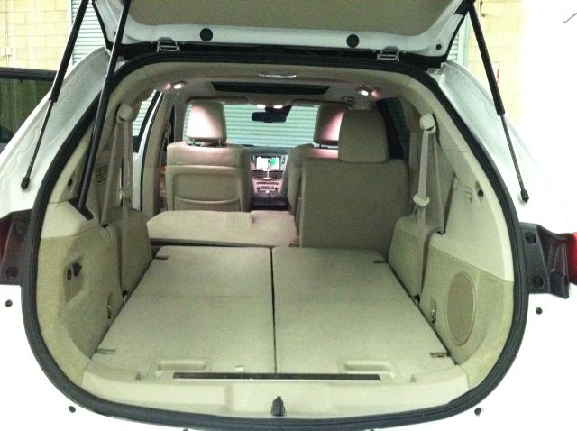 Lincoln MKT 2010 photo 9