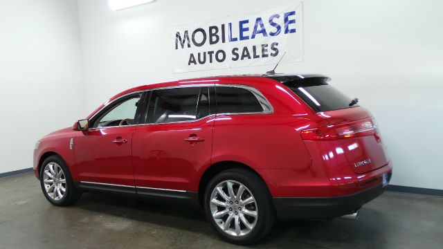 Lincoln MKT 2011 photo 2