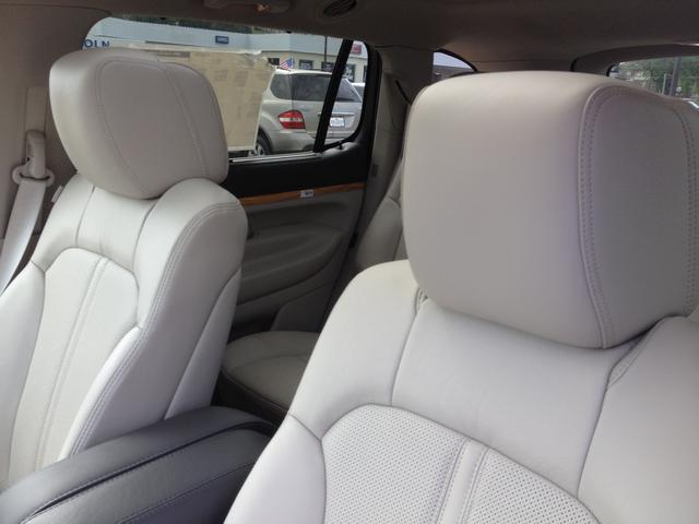 Lincoln MKT 2012 photo 15