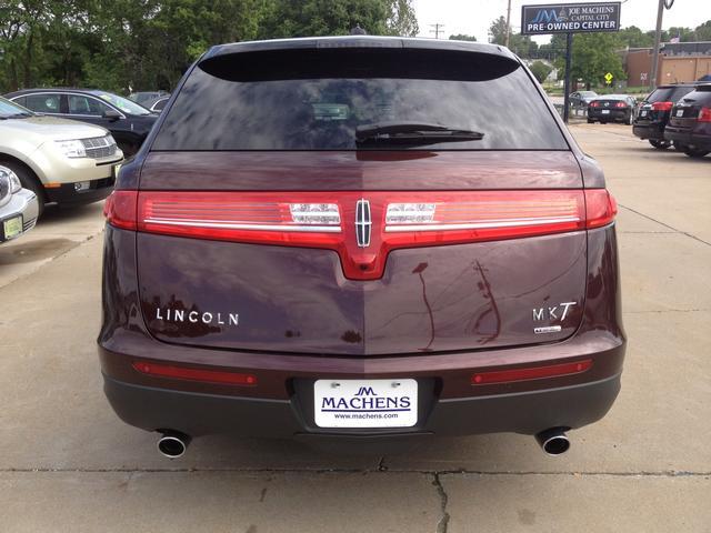 Lincoln MKT 2012 photo 21