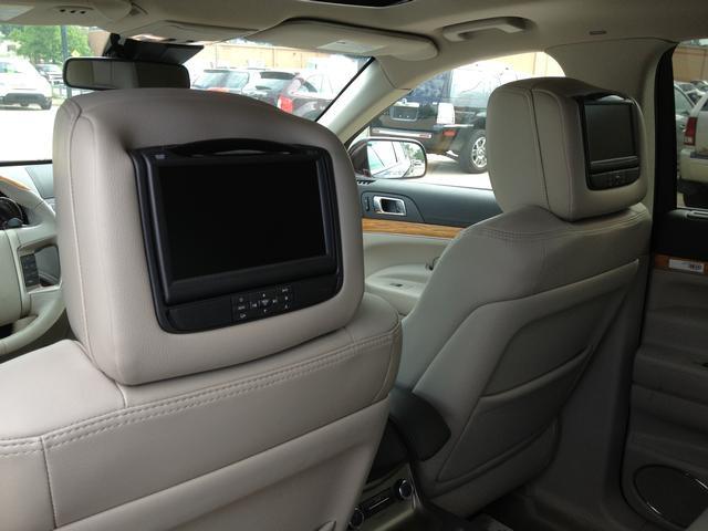 Lincoln MKT 2012 photo 24