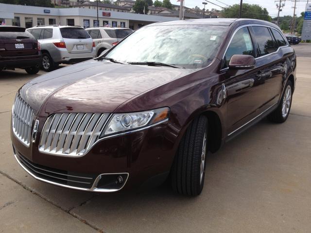 Lincoln MKT 2012 photo 3