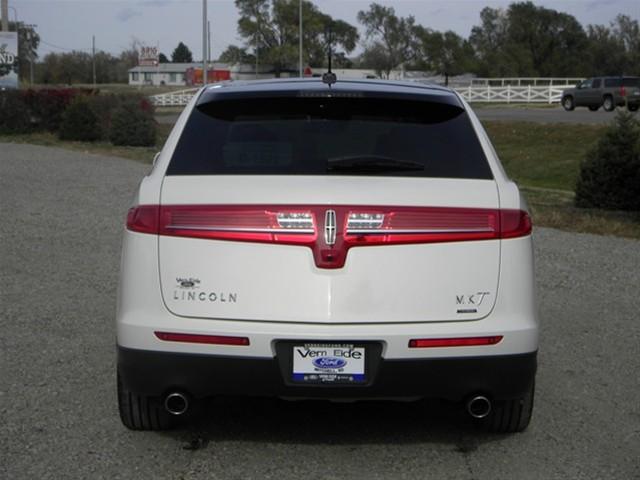 Lincoln MKT 2012 photo 3