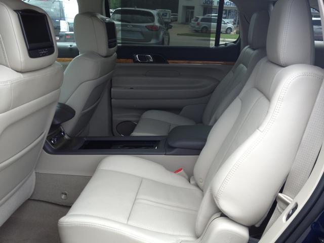 Lincoln MKT 2012 photo 17