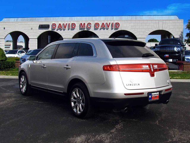 Lincoln MKT 2013 photo 2
