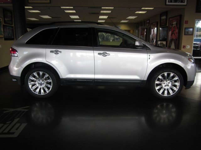 Lincoln MKX 2011 photo 1