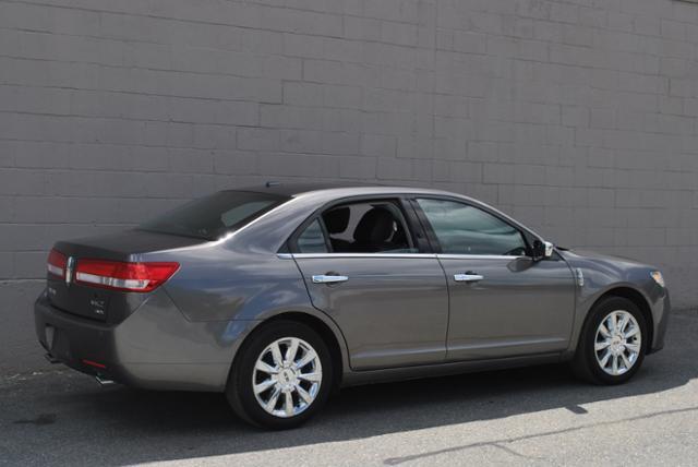Lincoln MKZ 2010 photo 11