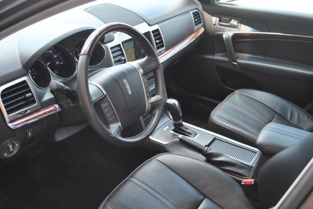 Lincoln MKZ 2010 photo 15