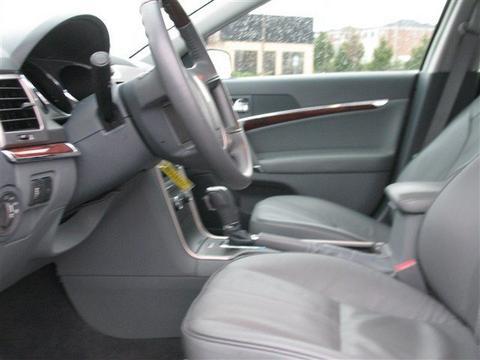 Lincoln MKZ 2010 photo 2