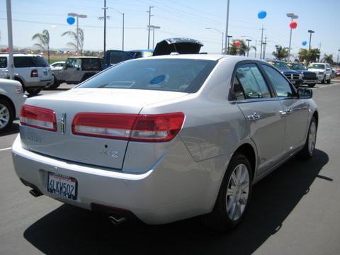 Lincoln MKZ 2010 photo 1