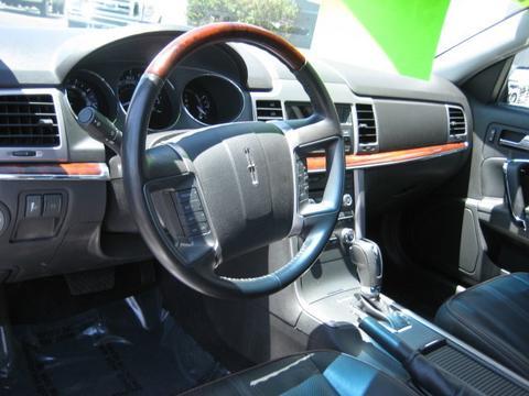 Lincoln MKZ 2010 photo 3