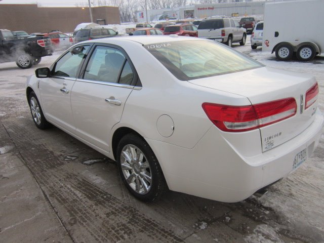 Lincoln MKZ 2010 photo 2