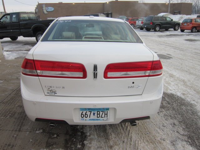 Lincoln MKZ 2010 photo 4