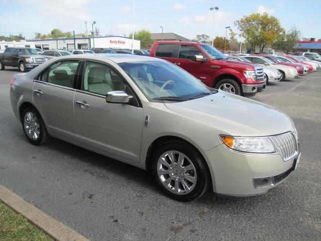 Lincoln MKZ 2010 photo 2