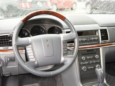 Lincoln MKZ 2010 photo 3