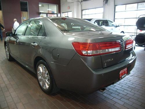 Lincoln MKZ 2010 photo 4