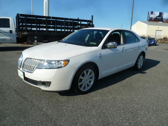 Lincoln MKZ 2010 photo 2