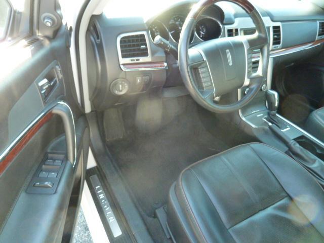 Lincoln MKZ 2010 photo 4