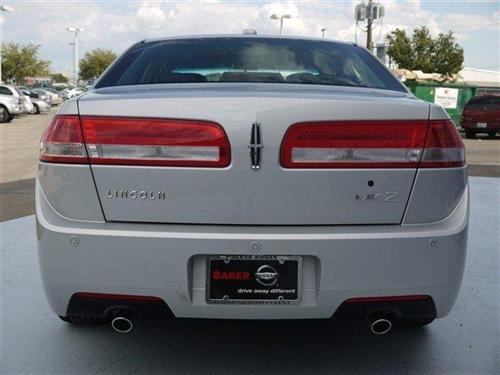 Lincoln MKZ 2010 photo 2