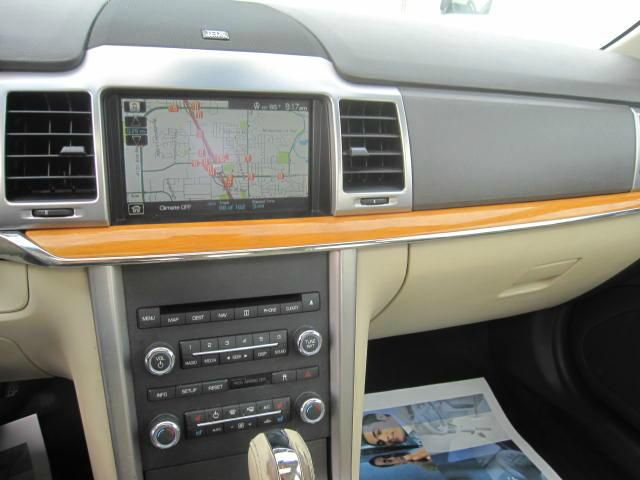 Lincoln MKZ 2010 photo 8