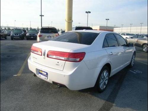 Lincoln MKZ 2010 photo 4
