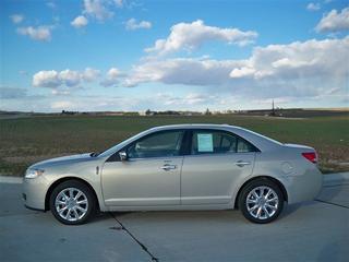 Lincoln MKZ 2010 photo 2