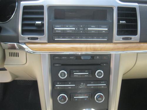 Lincoln MKZ 2010 photo 1