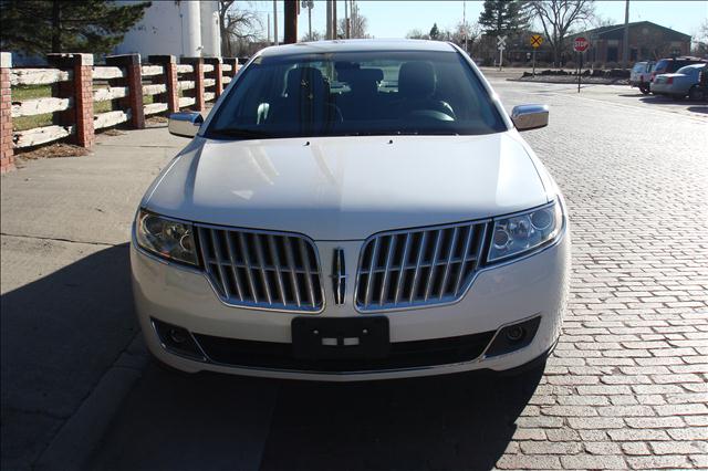 Lincoln MKZ 2010 photo 1