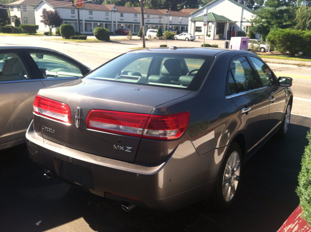 Lincoln MKZ 2010 photo 1