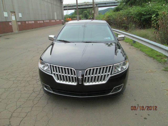Lincoln MKZ 2010 photo 2