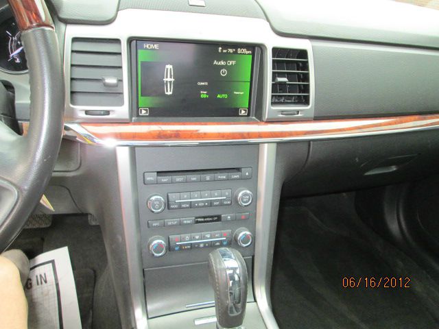 Lincoln MKZ 2010 photo 3
