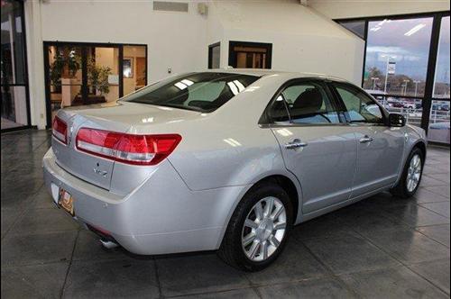 Lincoln MKZ 2011 photo 2