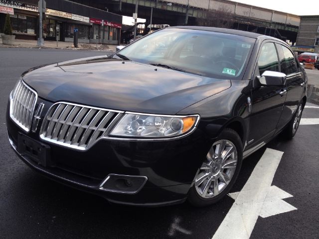 Lincoln MKZ 2011 photo 2