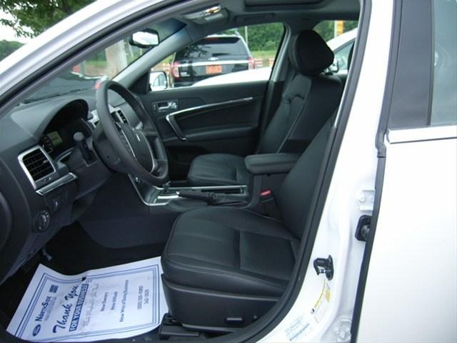 Lincoln MKZ 2011 photo 2