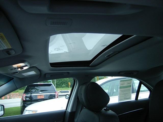Lincoln MKZ 2011 photo 3