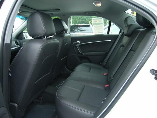 Lincoln MKZ 2011 photo 4