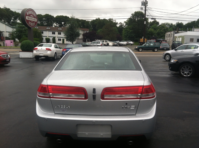 Lincoln MKZ 2011 photo 1