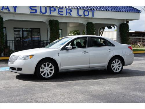 Lincoln MKZ 2011 photo 2