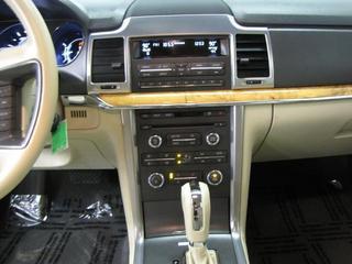 Lincoln MKZ 2011 photo 1