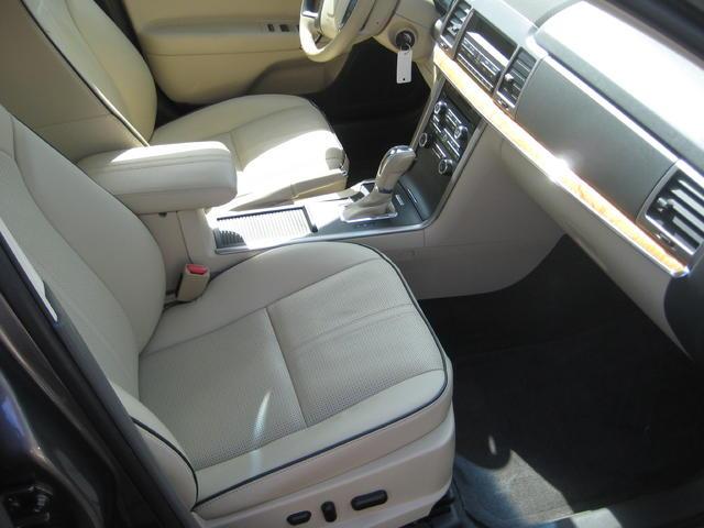 Lincoln MKZ 2011 photo 4