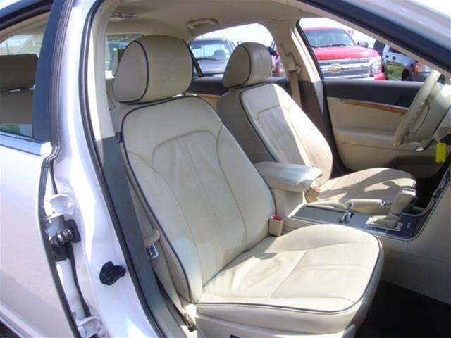 Lincoln MKZ 2011 photo 13