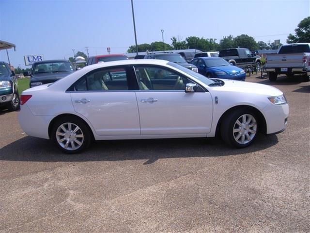 Lincoln MKZ 2011 photo 20